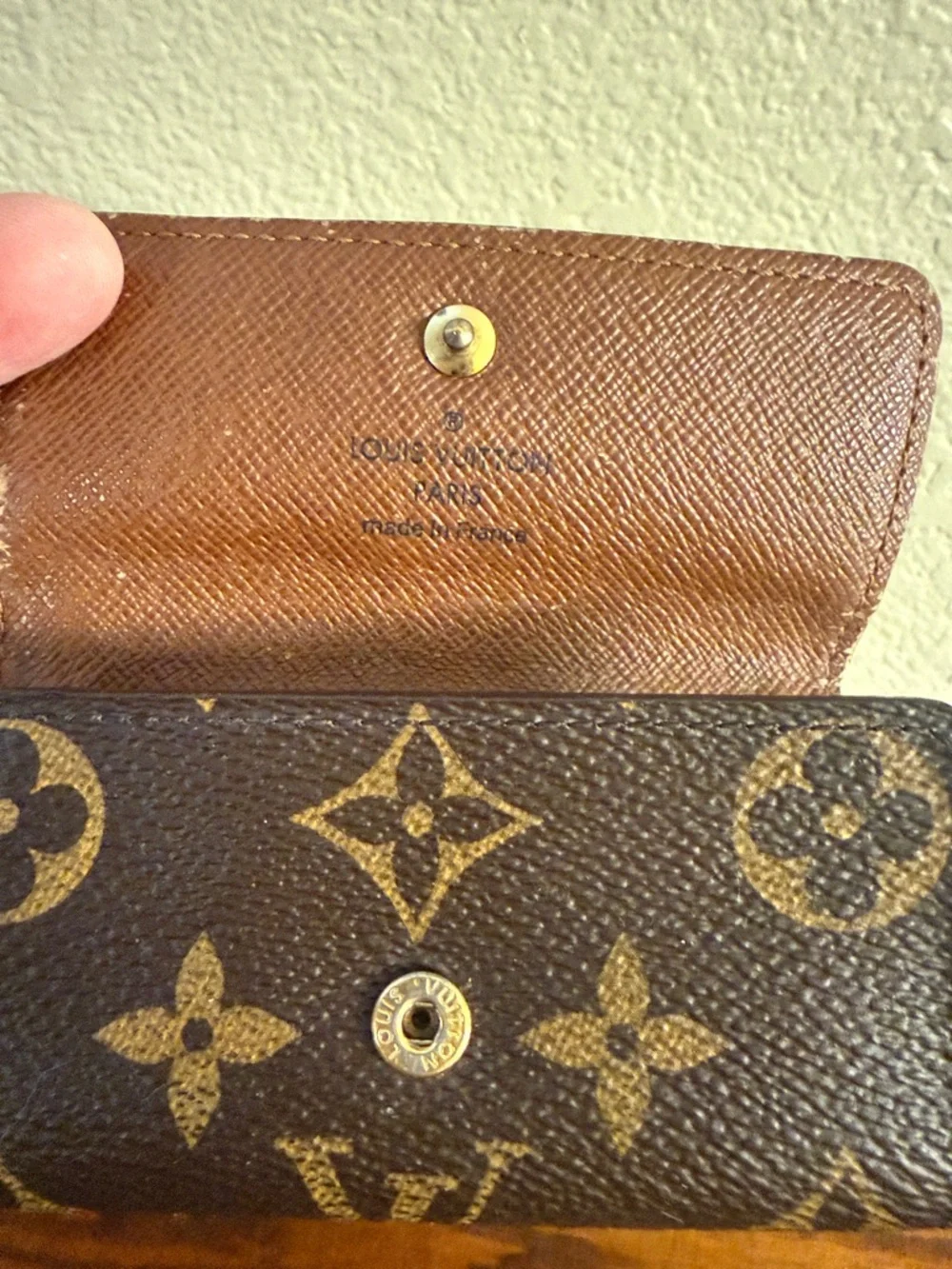 Authentic Louis Vuitton Monogram 4 Key Case Holder CT1116